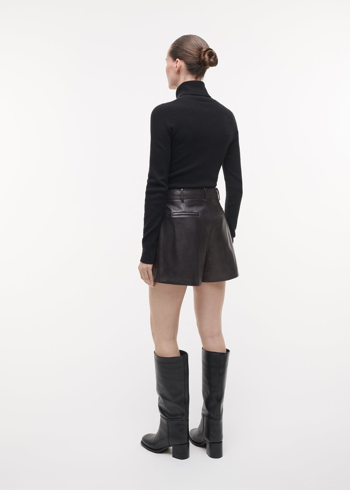 SOFIE Leather short | Espresso