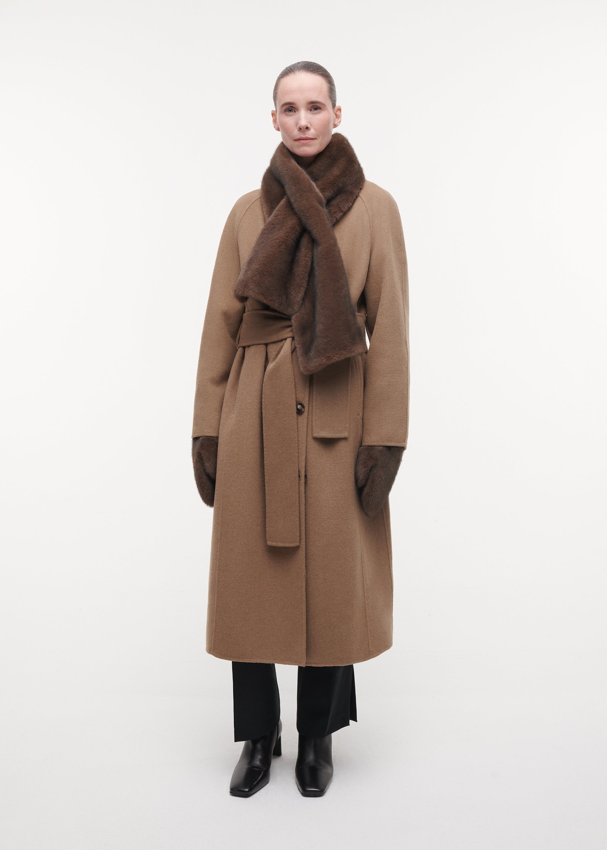 EVALYN Faux Fur Gloves | Choco