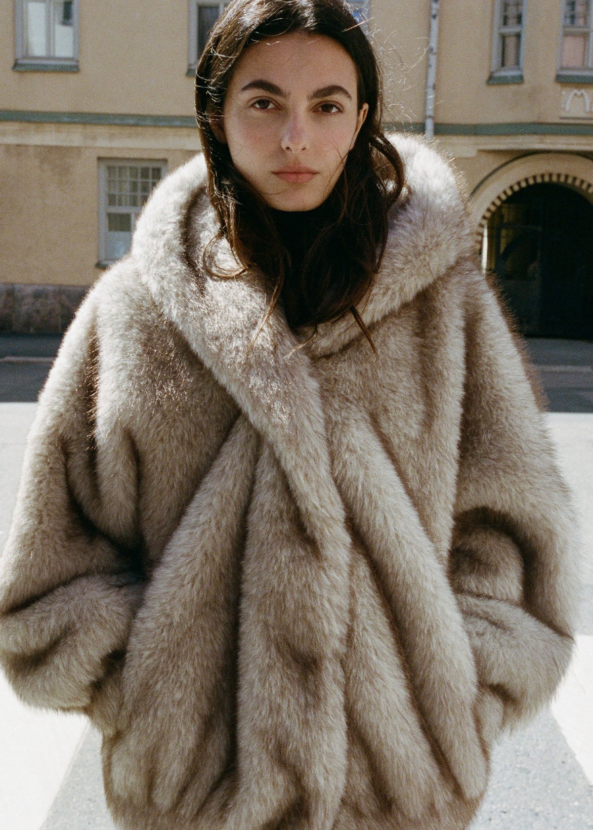 HAILEY Long Faux Fur Jacke | Beige