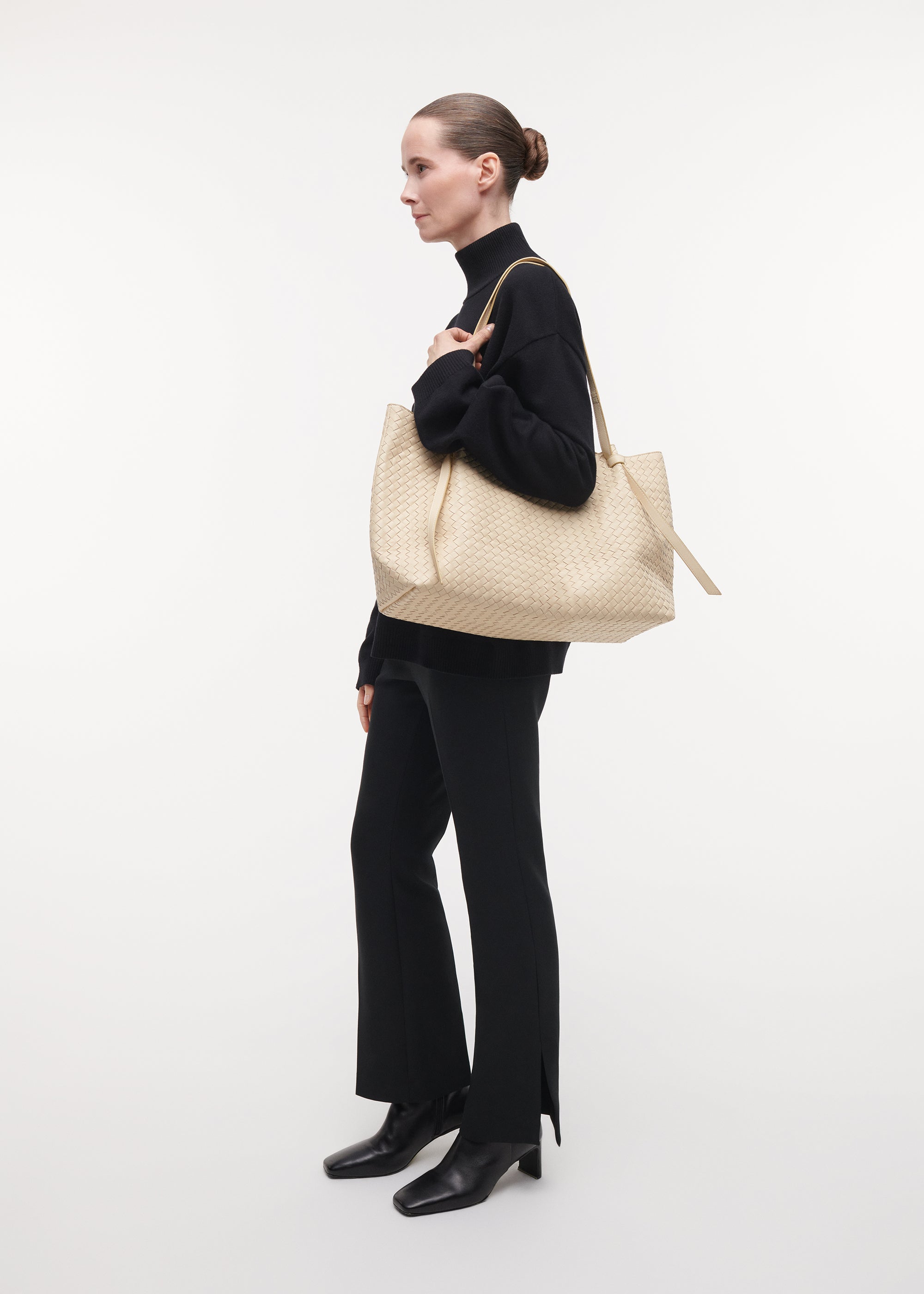 LEANDRA Leather Bag